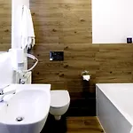 德里克尤斯酒店 3*