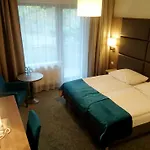 德里克尤斯酒店 酒店 Trzebaw