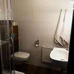 德里克尤斯酒店 酒店 Trzebaw