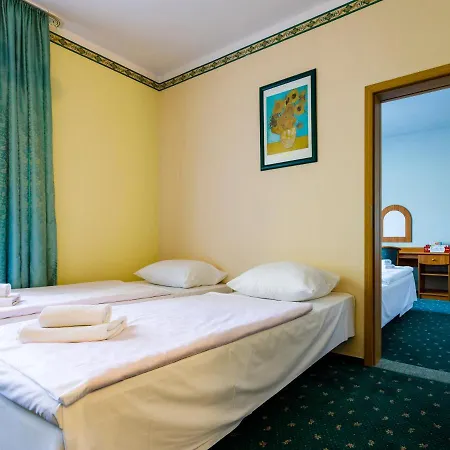 Hotel Delicjusz Trzebaw